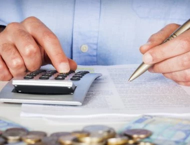 «Ανάσα» σε χιλιάδες ελεύθερους επαγγελματίες: Σύνταξη με ανοικτές επιχειρήσεις